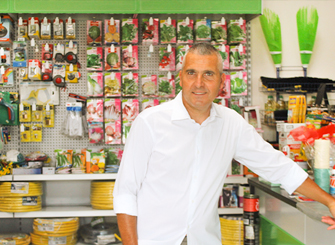 Antonio scotà in negozio